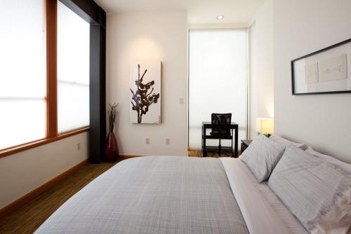 Bridge View Loft Townhouse image