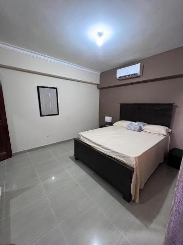 Apartamento Amplio en Arroyo Hondo