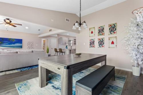 Spacious 4-bedroom house in Prime Location - image 7