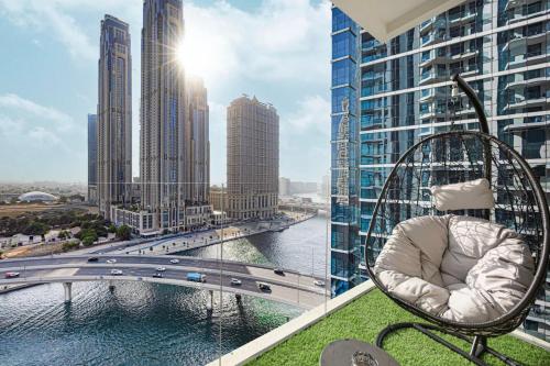 Mahogany - Infinity Pool and Stylish Flat - 2BR 6 Guests, Dubaj