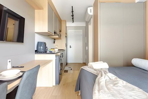 Metro Brooklin - Studio novo e charmoso - Apartamento Completo - AR CONDICIONADO, São Paulo