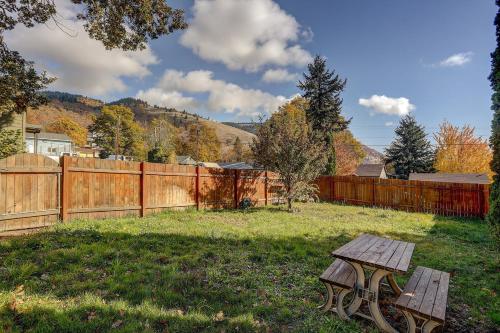 Pet Friendly Waveseeker Private Yard - image 9