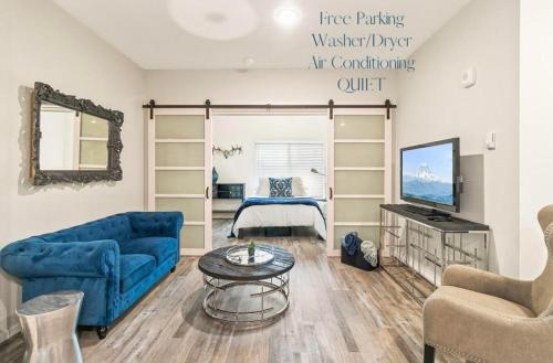 Cozy 1-bedroom apartment Top Floor Tacoma