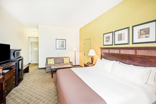Holiday Inn Roanoke-Tanglewood-Rt 419&i581, an IHG Hotel, Roanoke