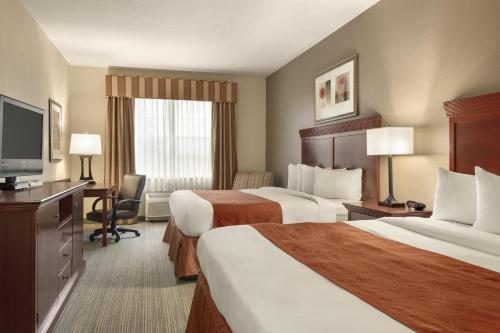 Seffner Inn and Suites