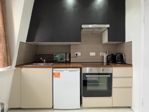 Cosy Paddington Apartments - image 12