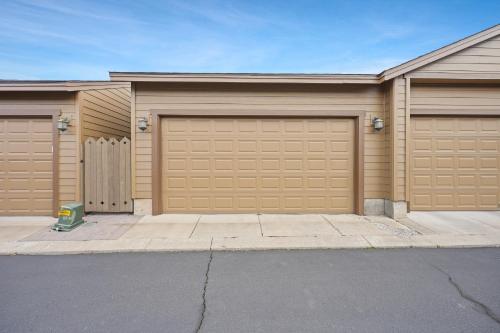 Tranquility on the Bluffs townhouse - image 6