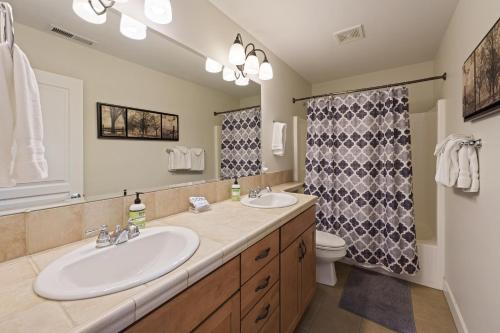 Tranquility on the Bluffs townhouse - image 13