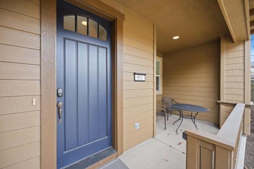 Tranquility on the Bluffs townhouse - image 12