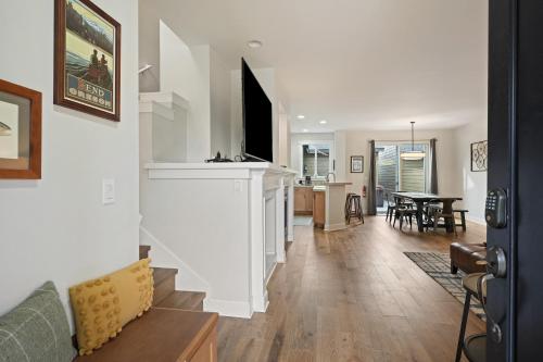 Tranquility on the Bluffs townhouse - image 8