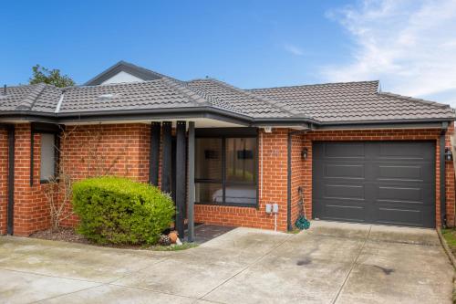Exterior view, Boulder House in Bundoora