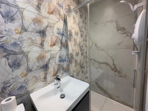 Cosy Paddington Apartments - image 6