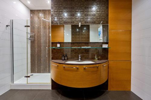 Heart of Prague Stylish 3BR Apartment, Praga (foto 5)