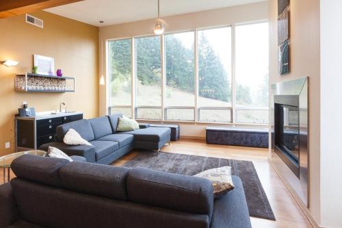 Mountain House home, Mount Hood