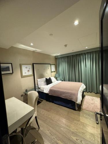 3 Bed 2 Bath Luxury Apartment in Kensington, Londyn (zdjęcie 10)