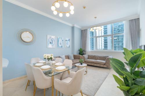 Free housekeeping visits during your stay - StayShort - Premium 2BR in Dubai Marina - Sleeps 4, Dubaj (zdjęcie 5)