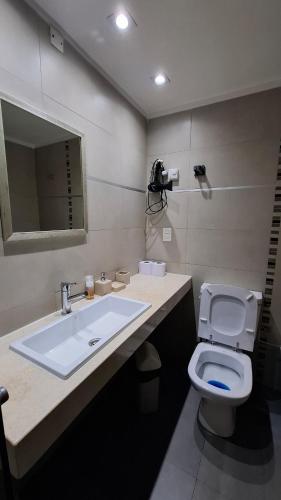 Apartamento en Punta Carretas a pasos de la rambla de montevideo - image 2