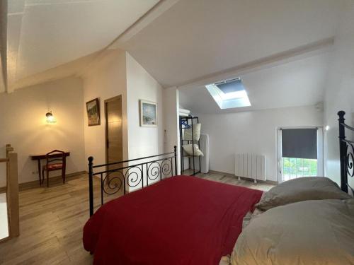 Gîte de Charme en Auvergne avec Animaux Acceptés - FR-1-489-595 (Gite de Charme en Auvergne avec Animaux Acceptes - FR-1-489-595) in Valiņjata