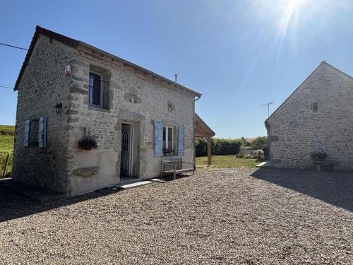 Gîte de Charme en Auvergne avec Animaux Acceptés - FR-1-489-595 (Gite de Charme en Auvergne avec Animaux Acceptes - FR-1-489-595) in Valiņjata