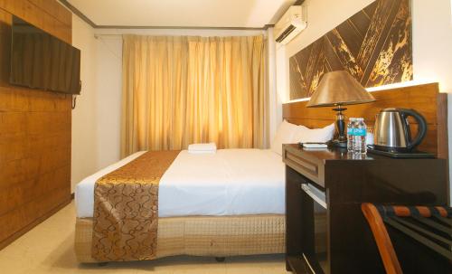 room detail thumbnail 2