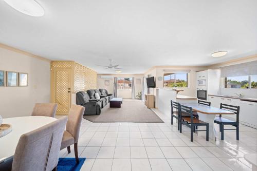 Coastal Comforts with Pumicestone Passage Views