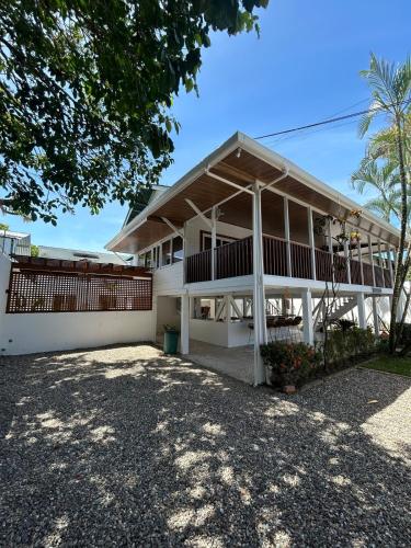 NEW Villas Milas a few steps from Tela beach in Tela