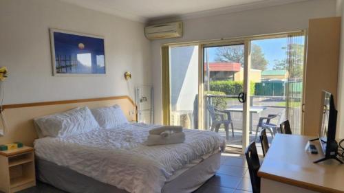 . Jopen Motel Unit 1