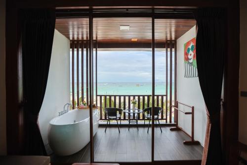 Balcony/terrace, The Sky & Sea Koh Larn near Koh Lan