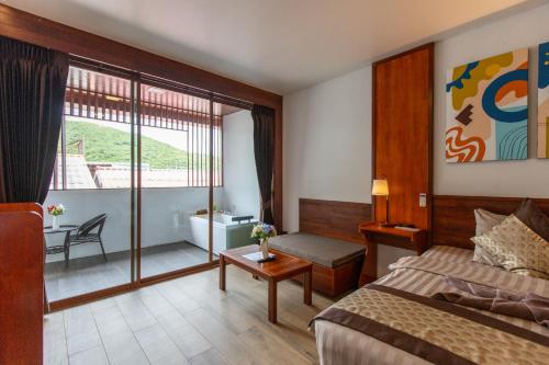 room detail thumbnail 0