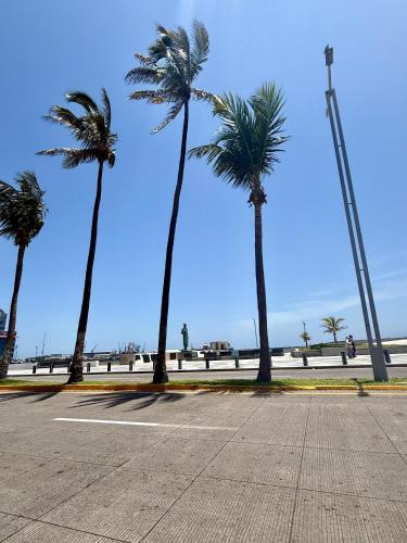 Brisa Marina Suites - Atras de Playa regatas y Malecon, Veracruz