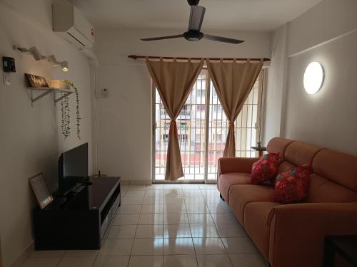 Comfy Apartment Axiata Arena, Bukit Jalil near Sri Petaling LRT Station