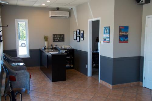 ล็อบบี้, Motel Des Cascades in ไบ-เซนต์-พอล (QC)