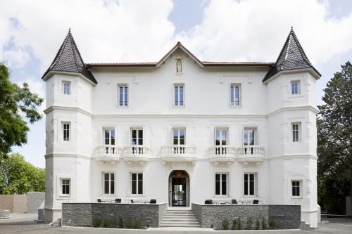 Dārzs, Chateau Autignac in Autignac