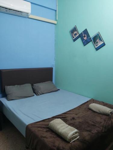 room detail thumbnail 1