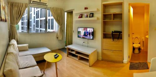 1BR Condo 5 Min to BTS 1000Mbps Fiber Wi-Fi great location