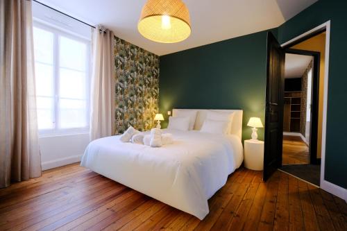 LOGIS des COEVRONS chambre d'hôte Hambers