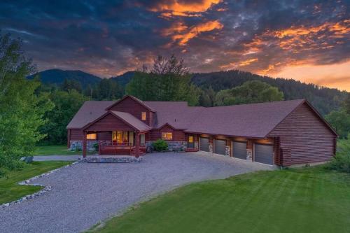 River Bend Retreat in 天鵝谷(ID)
