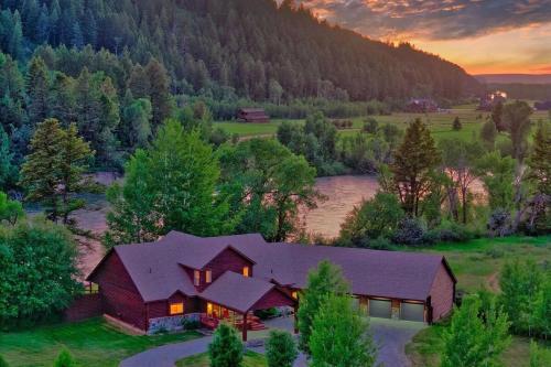 River Bend Retreat in 天鵝谷(ID)
