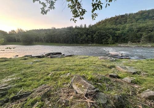 Delaware River Poconos Riverfront Masthope