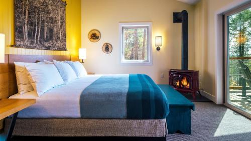 Rush Creek Lodge at Yosemite