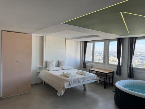 Jaccuzi, tour Eiffel, Led multicolores Paris 13, Paris