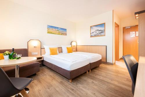 2 twin beds