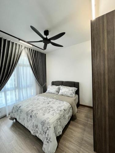 Little Haven @ MIRAI Residences Kajang 2 | Pool View Family Stay | Full Kitchen - image 7