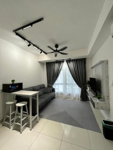 Little Haven @ MIRAI Residences Kajang 2 | Pool View Family Stay | Full Kitchen - image 11