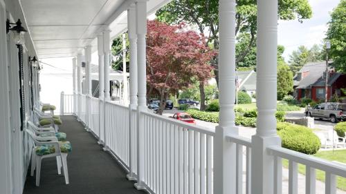 Moseley Cottage Inn And The Town Motel In Me
