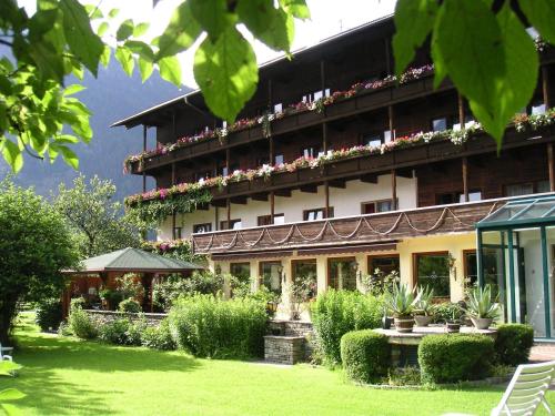 Hotel-Pension Strolz – Mayrhofen, IL