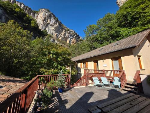 Logis Hotel Le Moulin De La Pipe in Plan-de-Baix