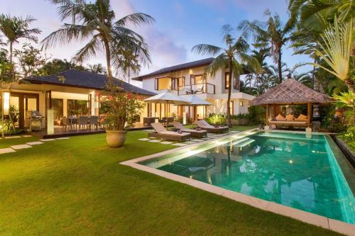 Super Spacious, 6 Bed, Chef, Daily B'fast, 12 Pax, Seminyak (photo 6)