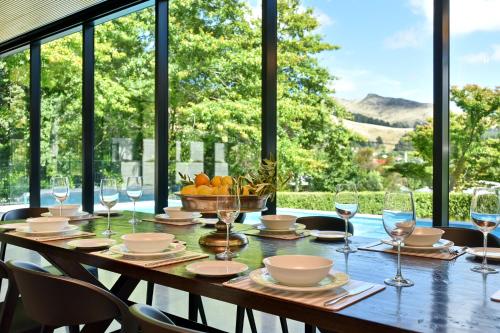 Facilities, Bridle Path Retreat - Modern Private Luxury in Mount Pleasant