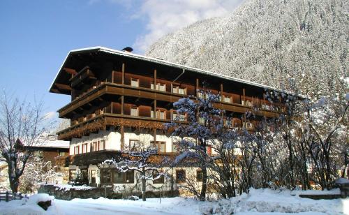 Hotel-Pension Strolz – Mayrhofen, IL